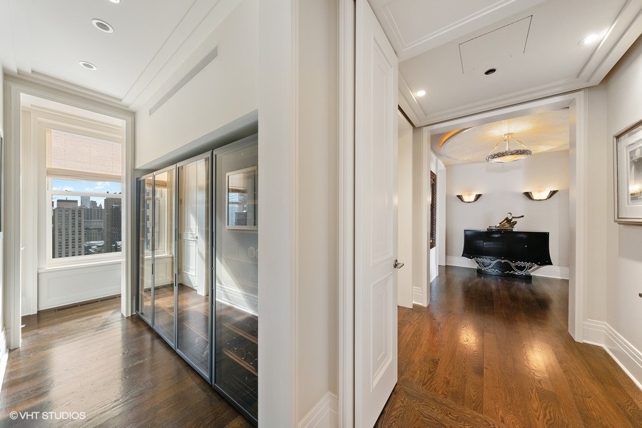159 E Walton Place Unit: 28A