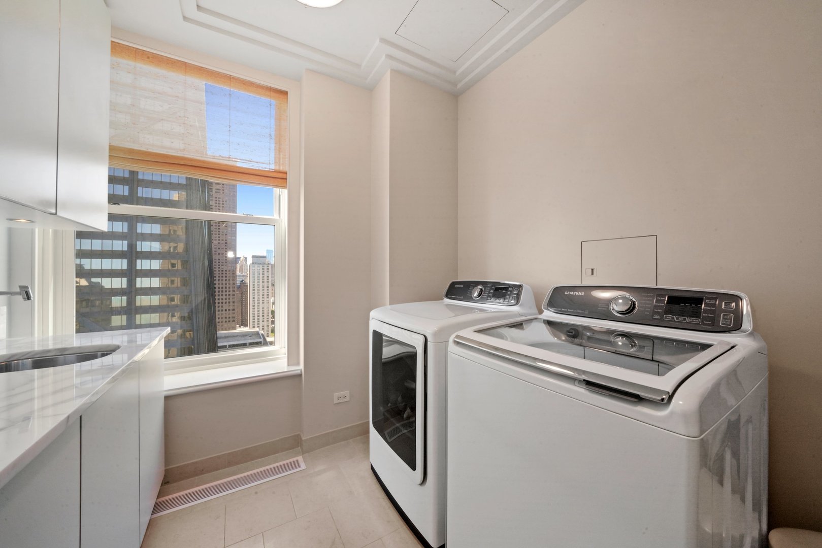 159 E Walton Place Unit: 28A