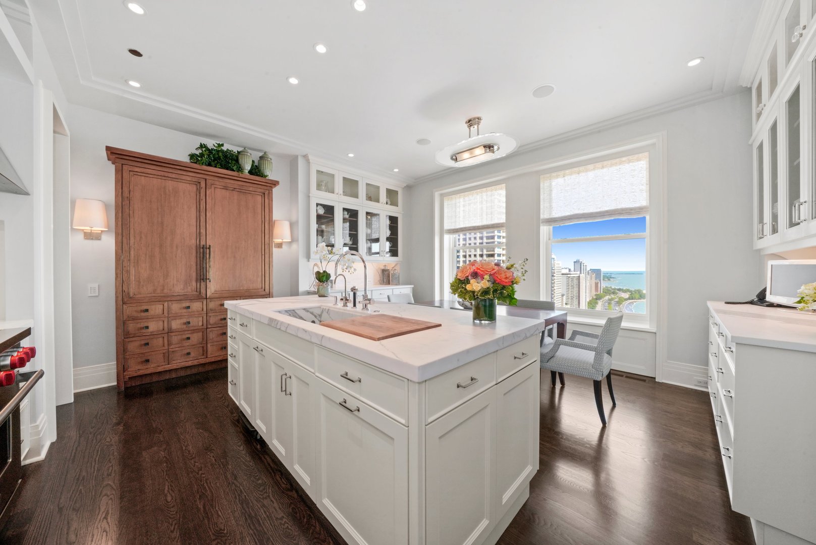 159 E Walton Place Unit: 28A