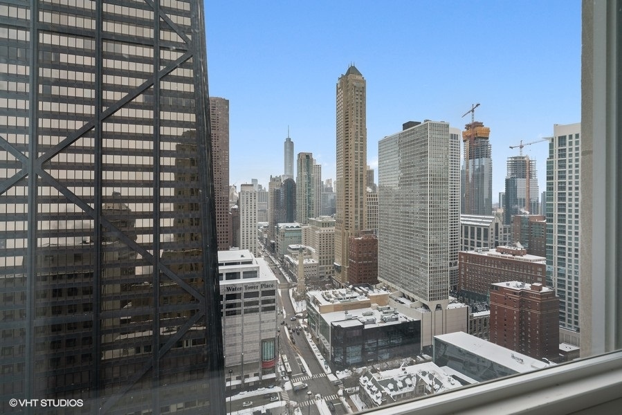 159 E Walton Place Unit: 28A