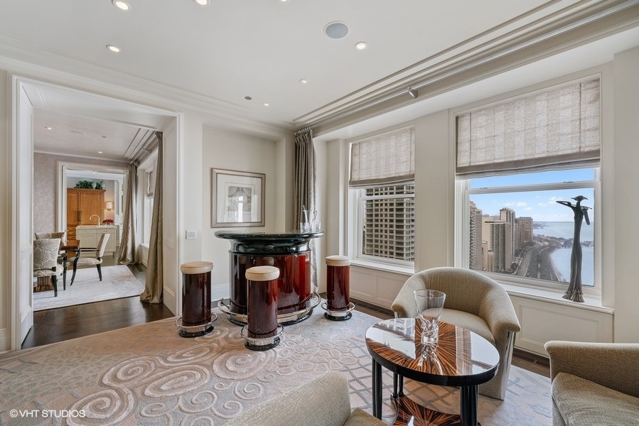 159 E Walton Place Unit: 28A