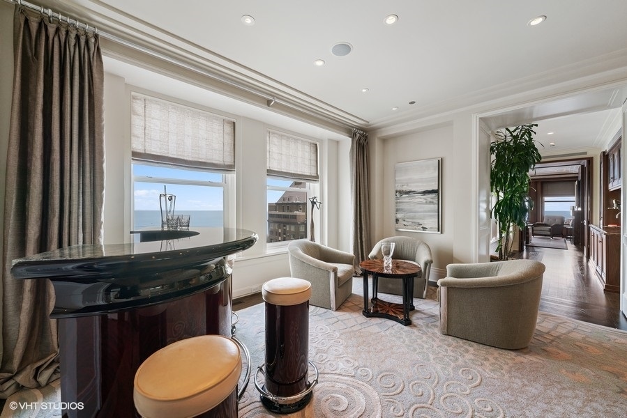 159 E Walton Place Unit: 28A