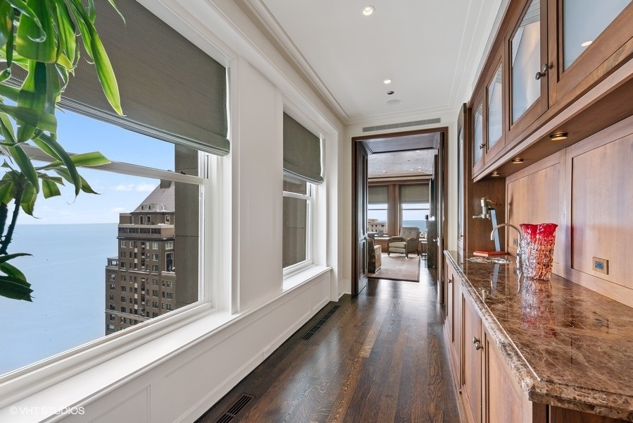 159 E Walton Place Unit: 28A