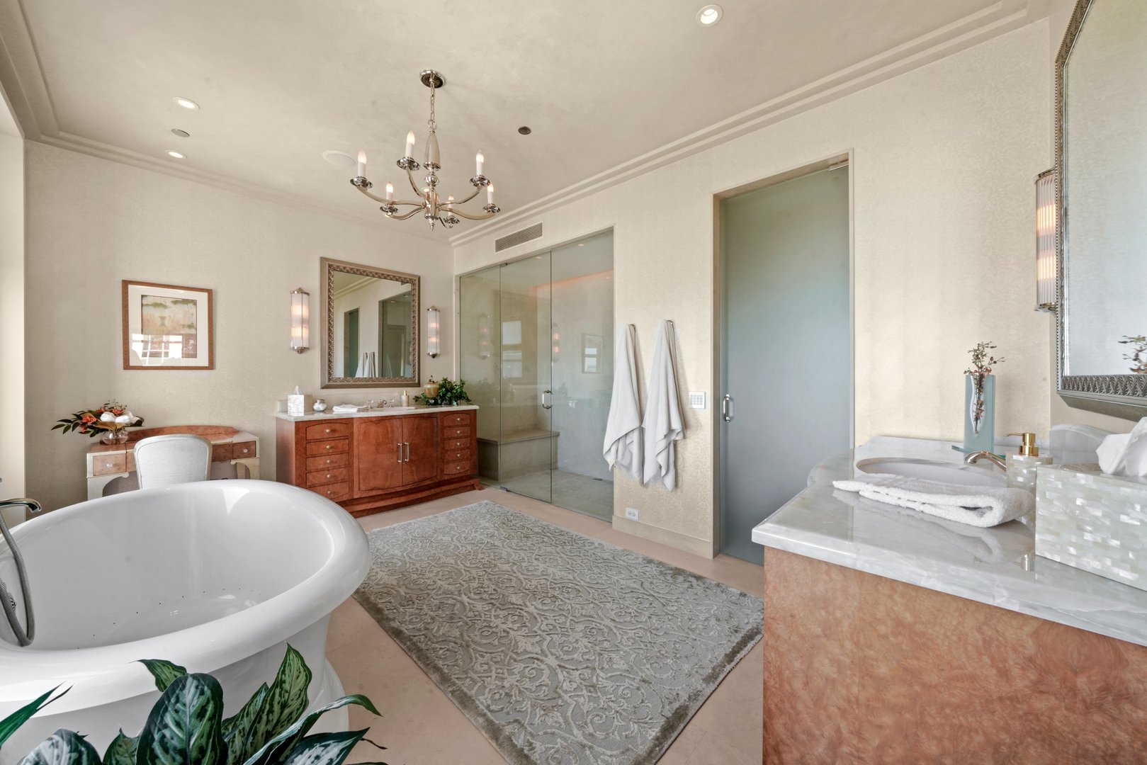 159 E Walton Place Unit: 28A