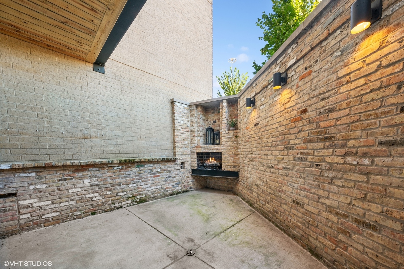 1203 W Superior Street Unit: 1B