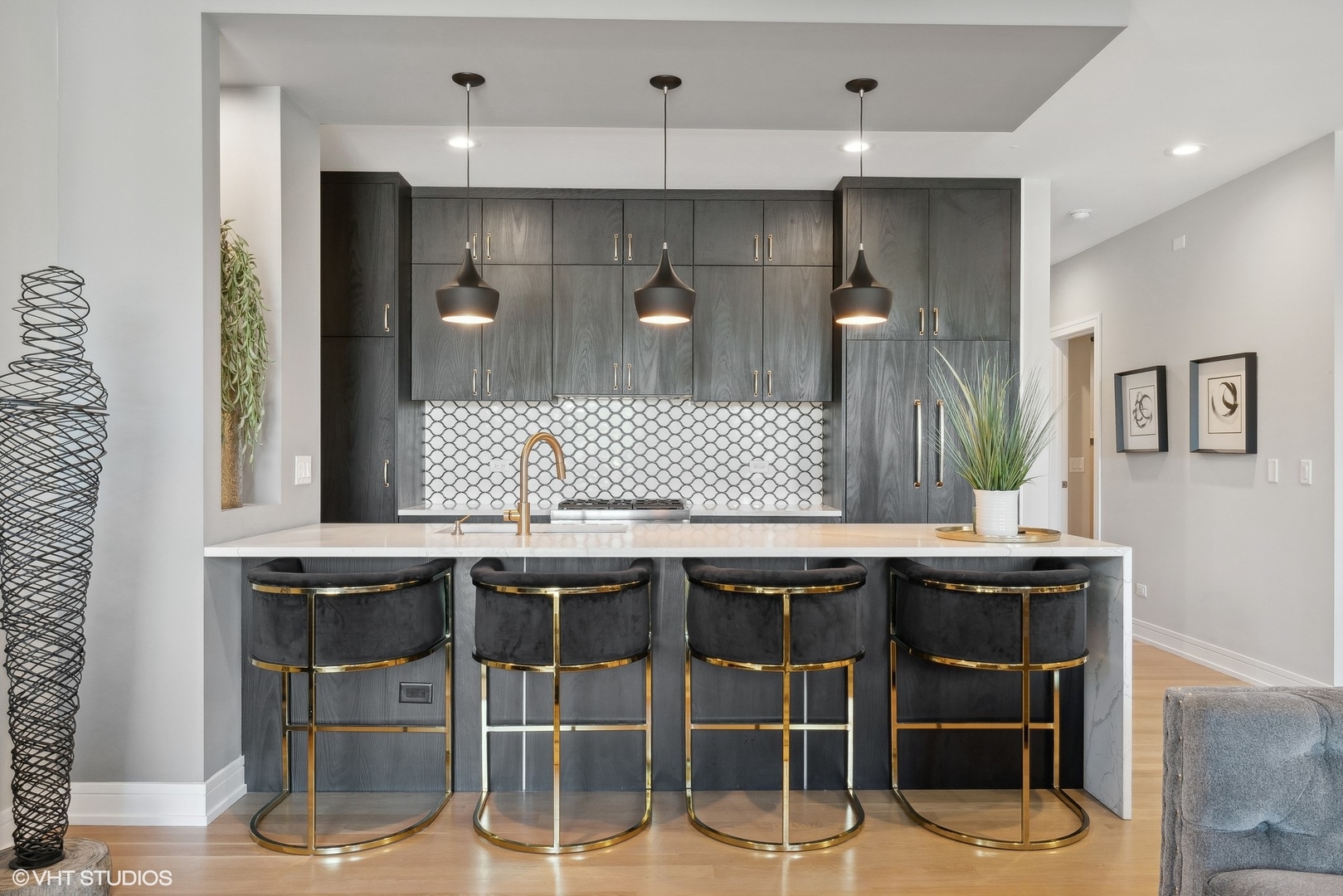 1203 W Superior Street Unit: 1B