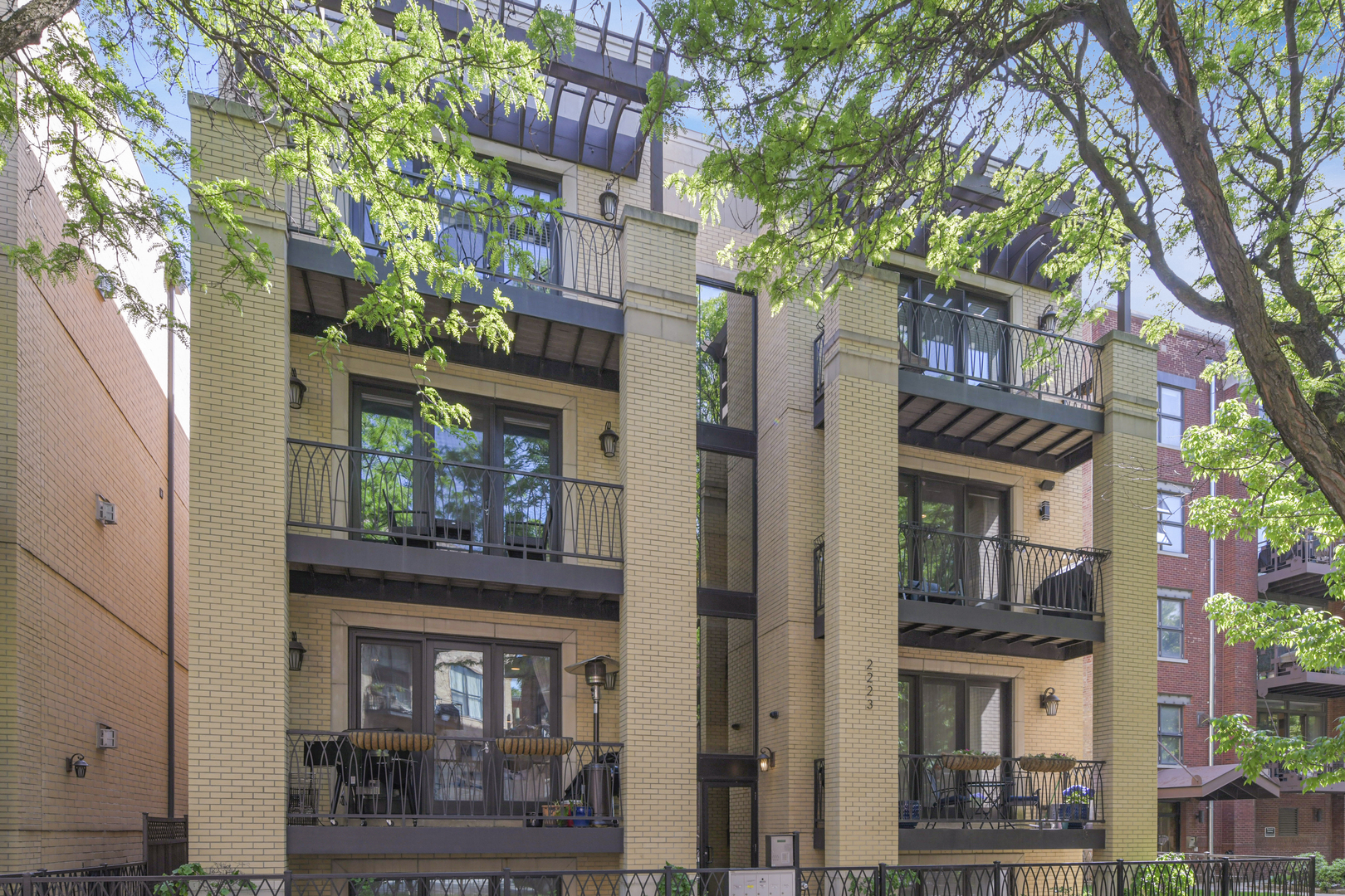 2223 W Wabansia Avenue Unit: 2W