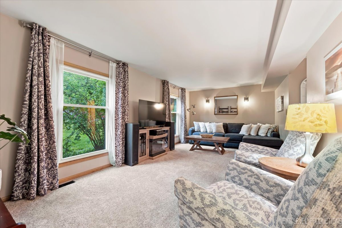 452 N Glengarry Drive
