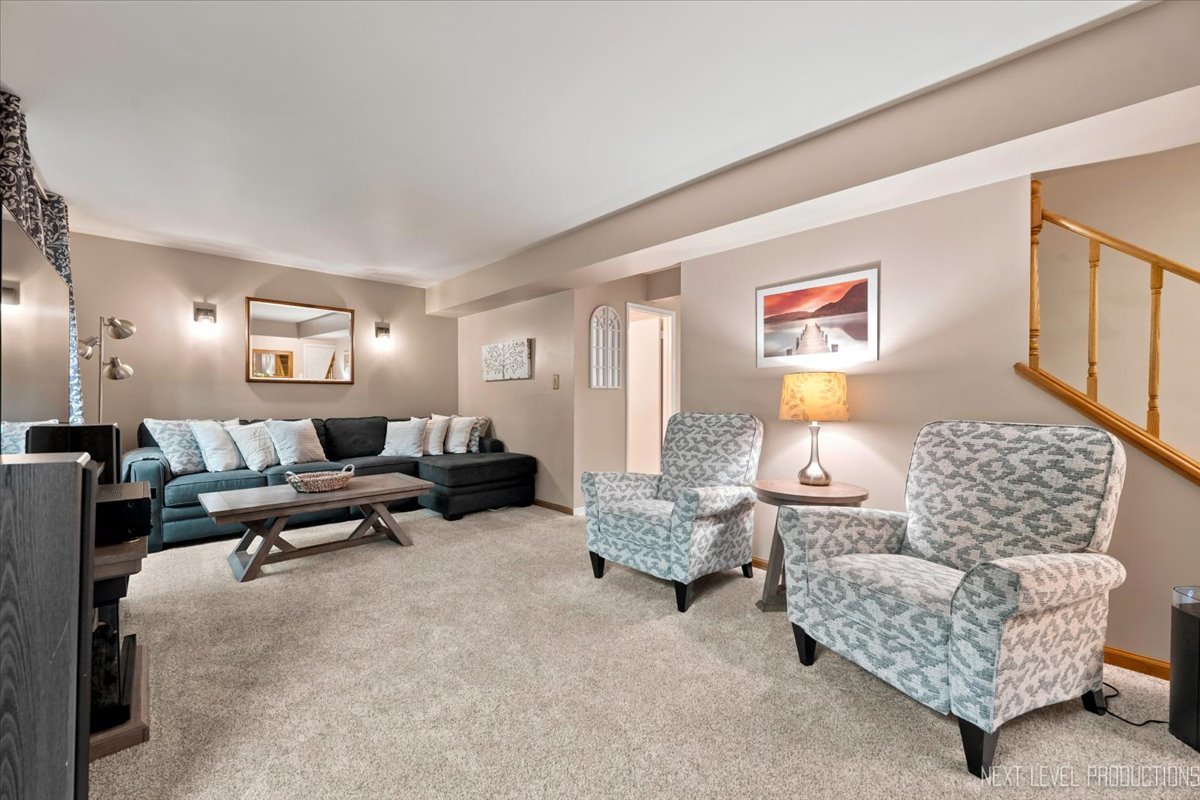 452 N Glengarry Drive