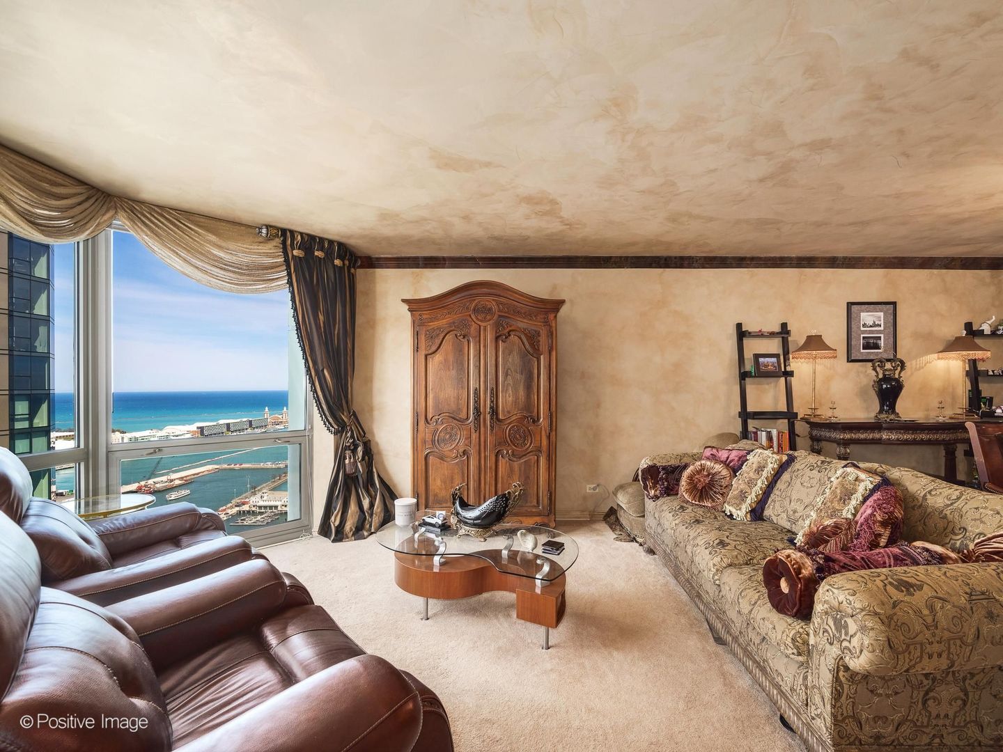 195 N Harbor Drive Unit: 3208