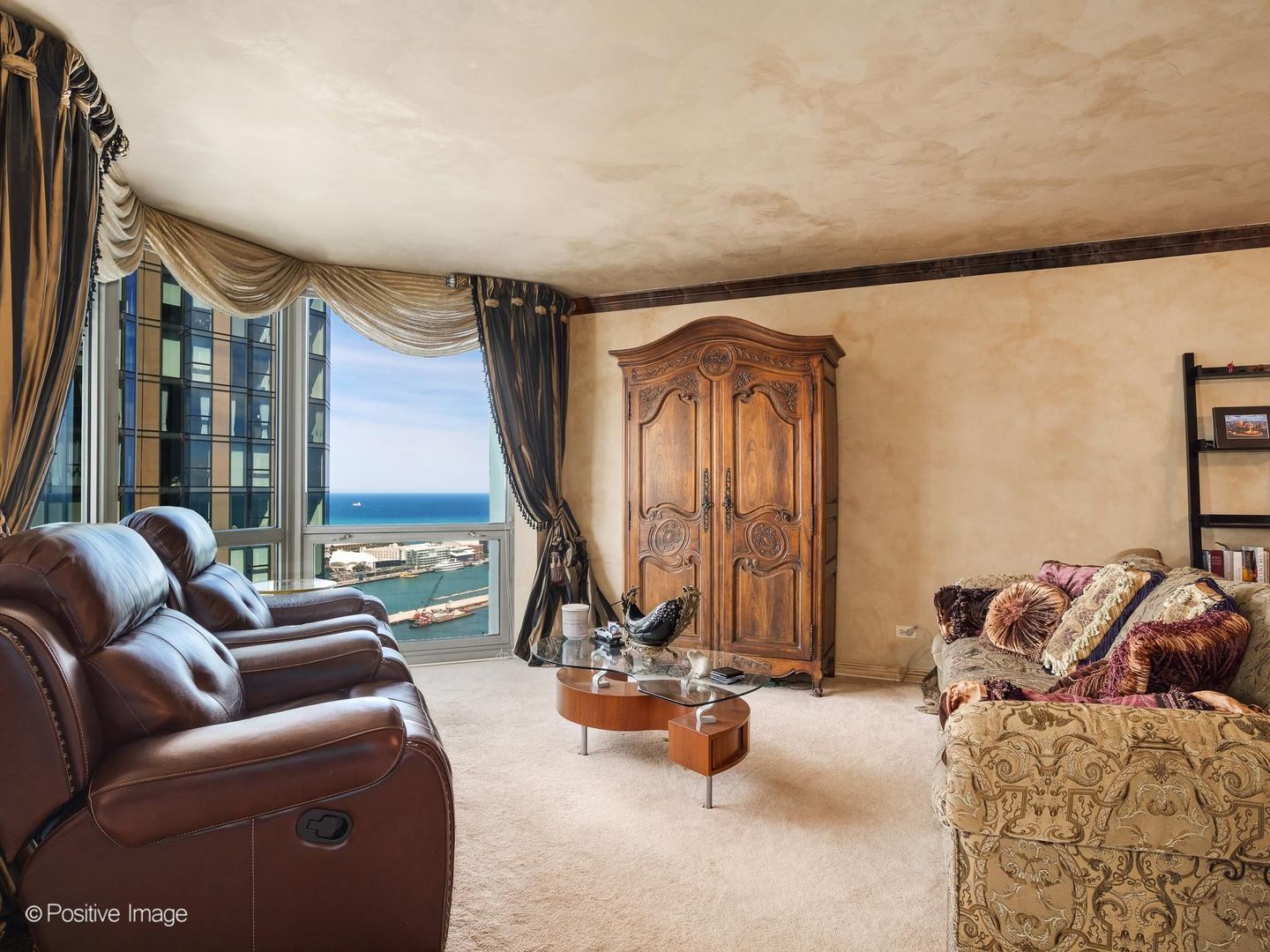 195 N Harbor Drive Unit: 3208
