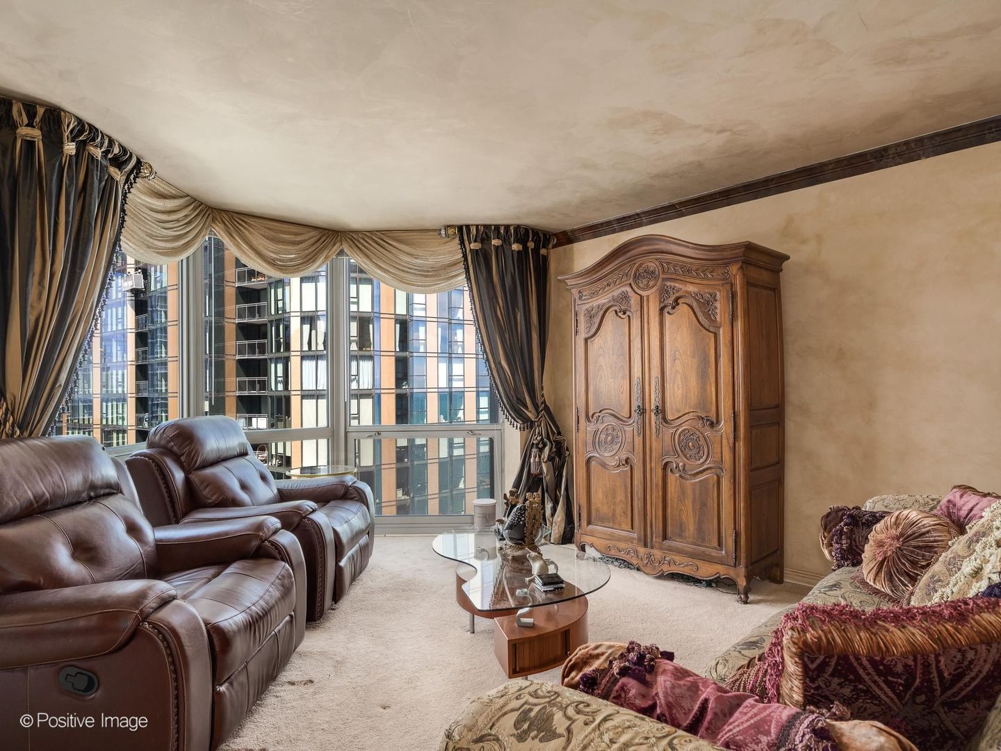 195 N Harbor Drive Unit: 3208