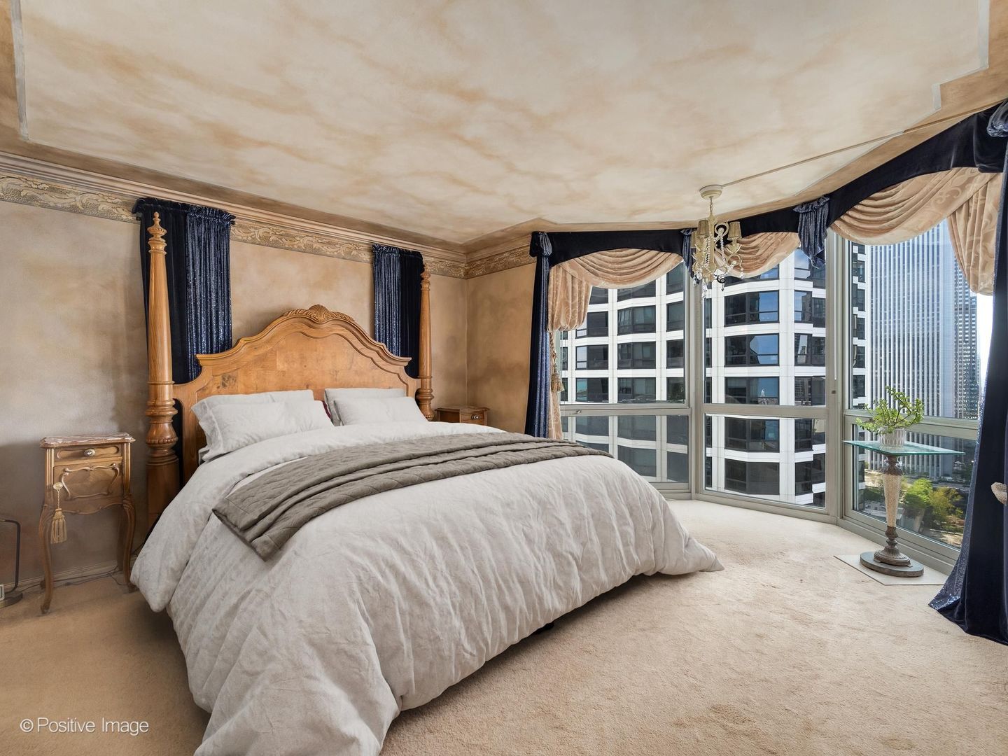 195 N Harbor Drive Unit: 3208