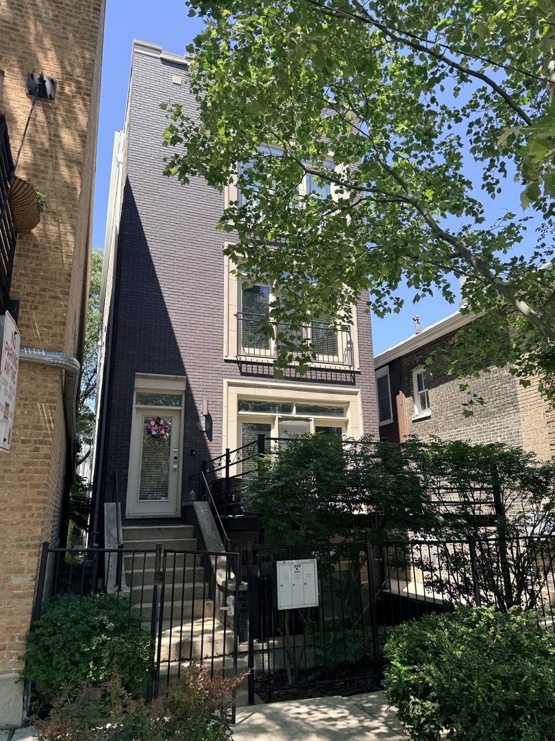 908 N Paulina Street Unit: 3