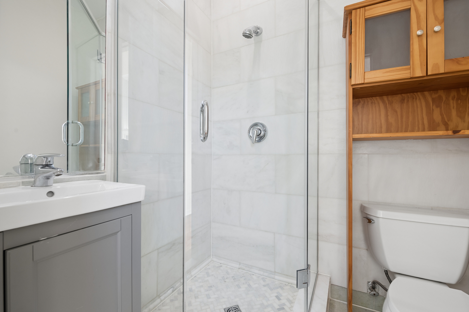 908 N Paulina Street Unit: 3