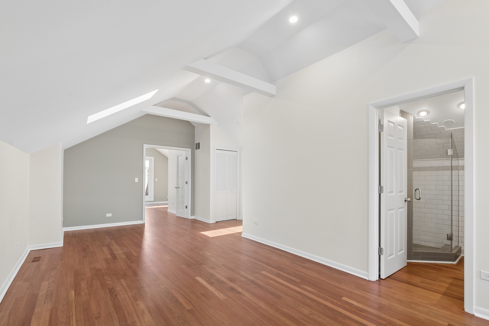 908 N Paulina Street Unit: 3