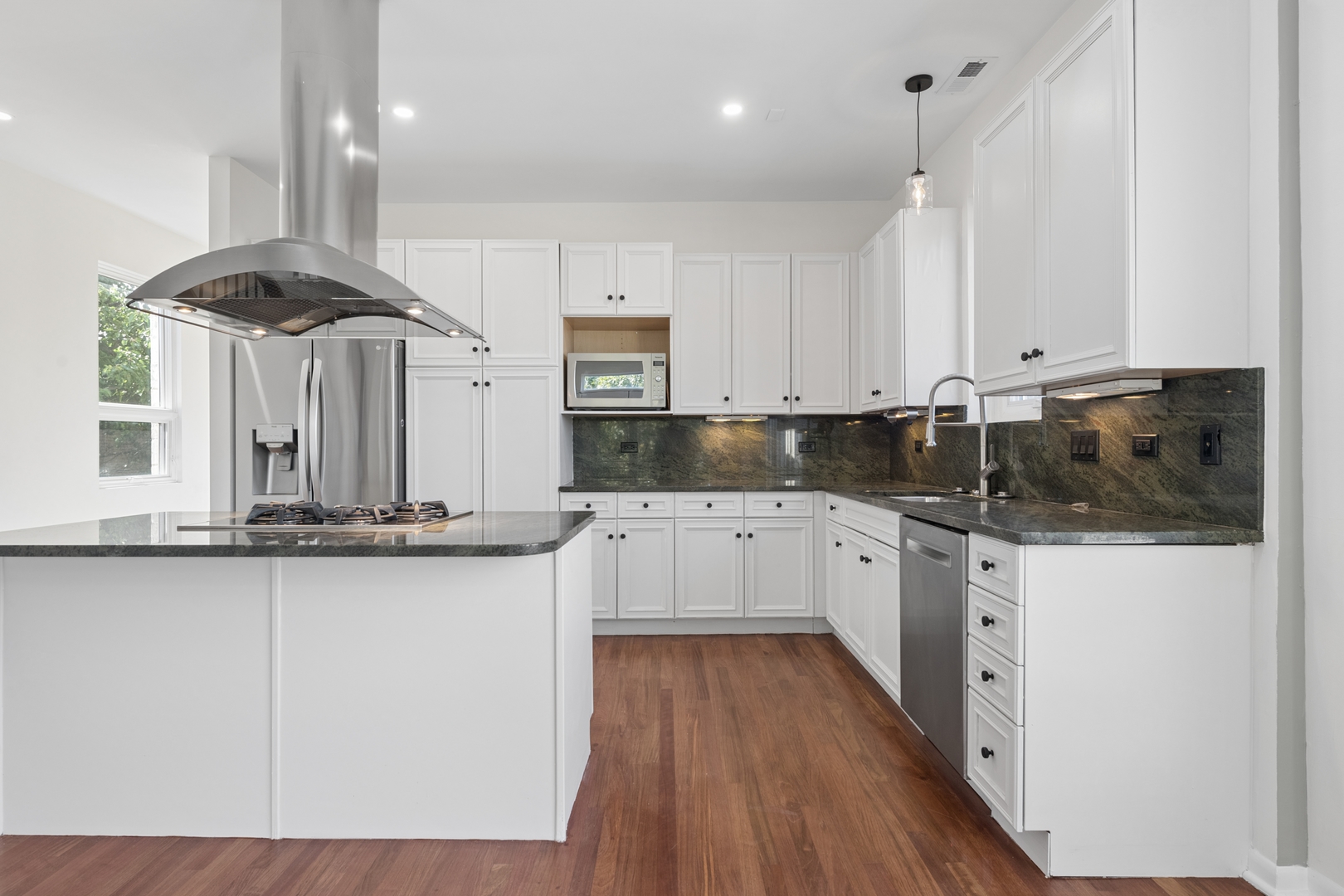 908 N Paulina Street Unit: 3
