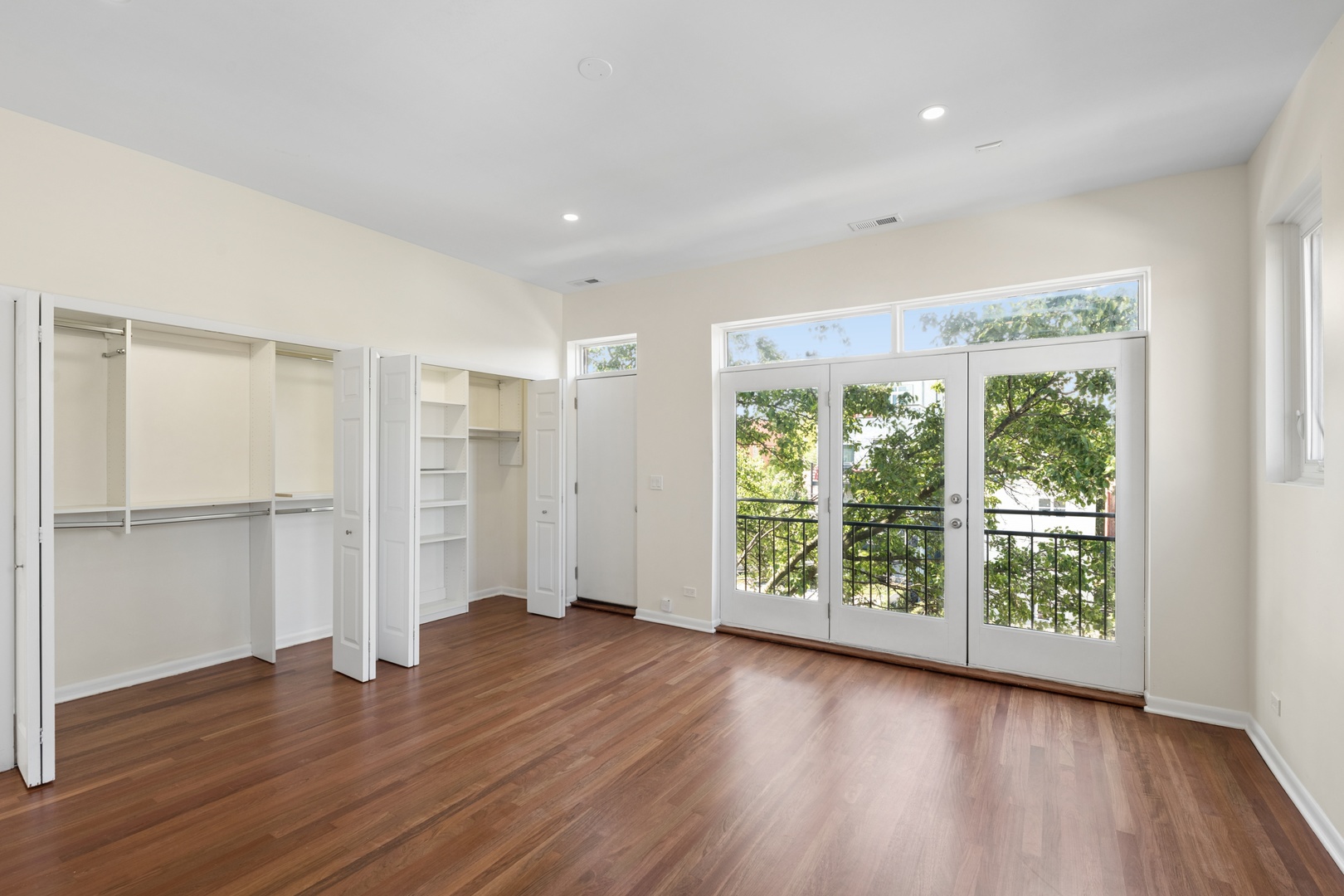 908 N Paulina Street Unit: 3