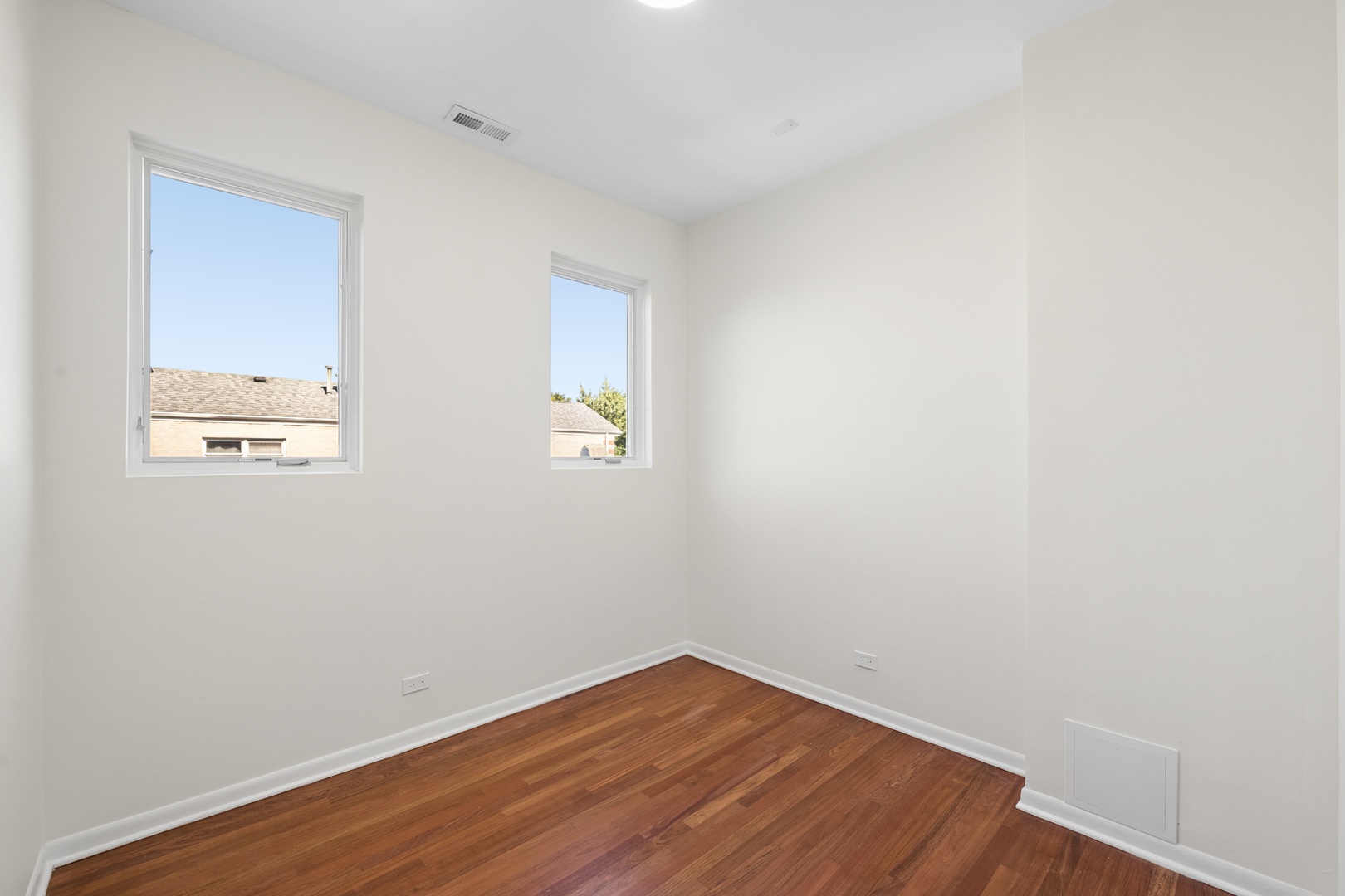 908 N Paulina Street Unit: 3