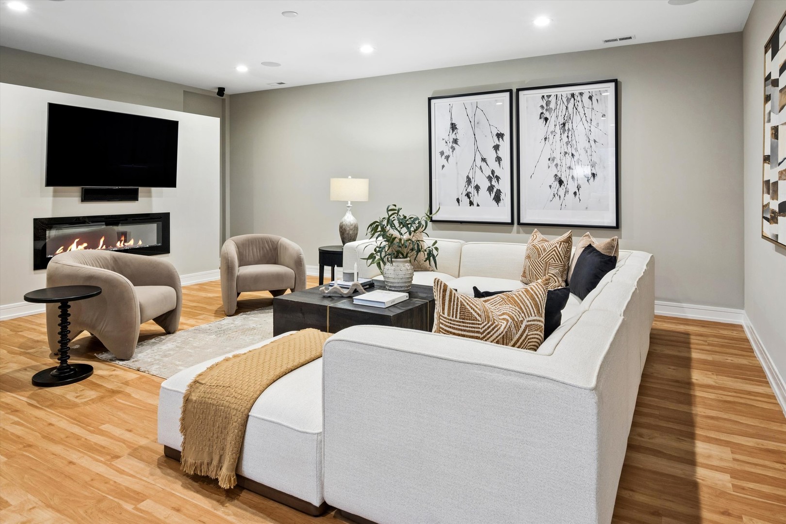 1203 W Superior Street Unit: 1B