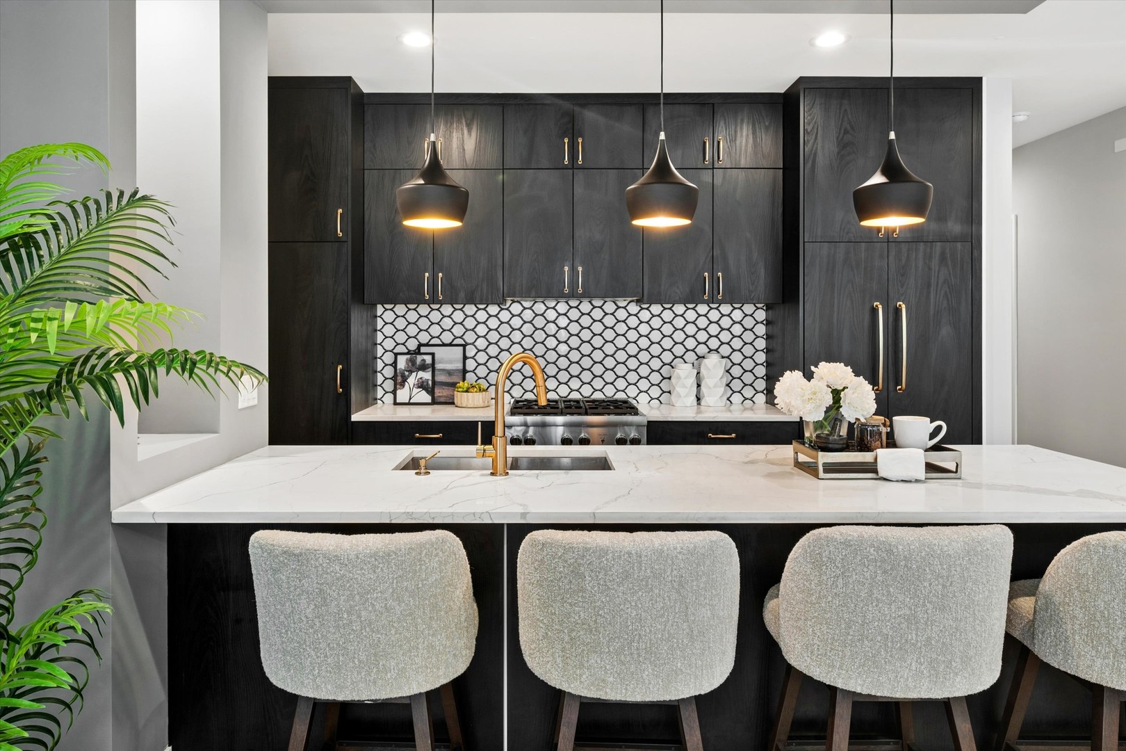 1203 W Superior Street Unit: 1B