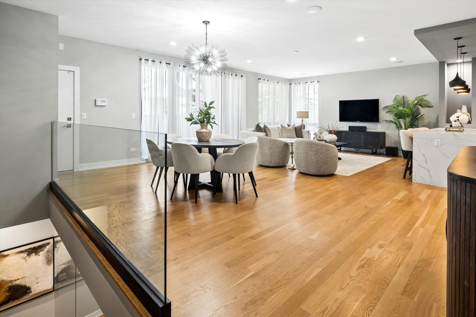 1203 W Superior Street Unit: 1B