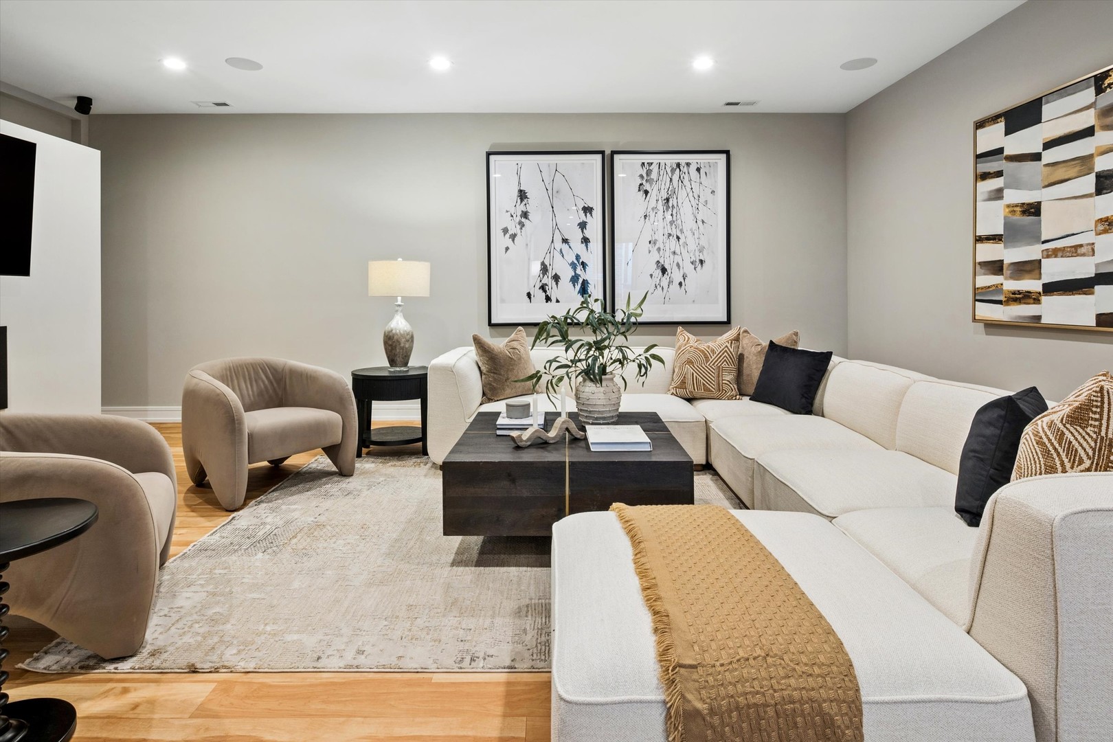 1203 W Superior Street Unit: 1B