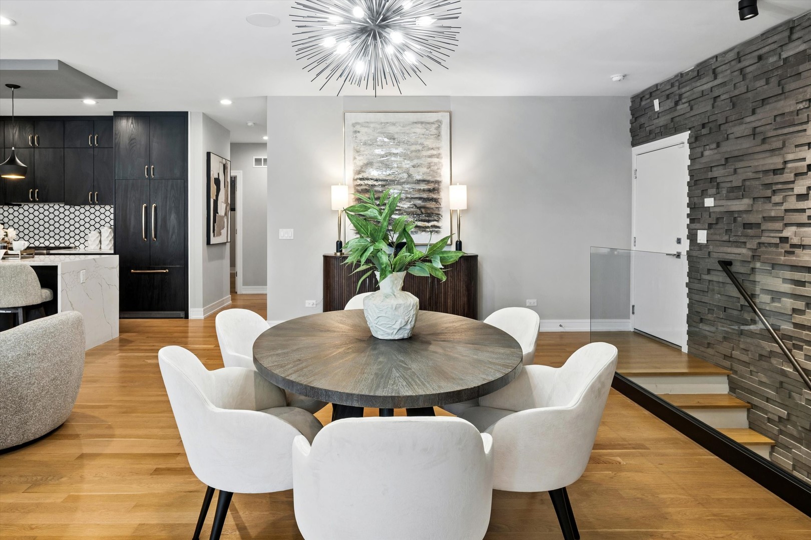 1203 W Superior Street Unit: 1B