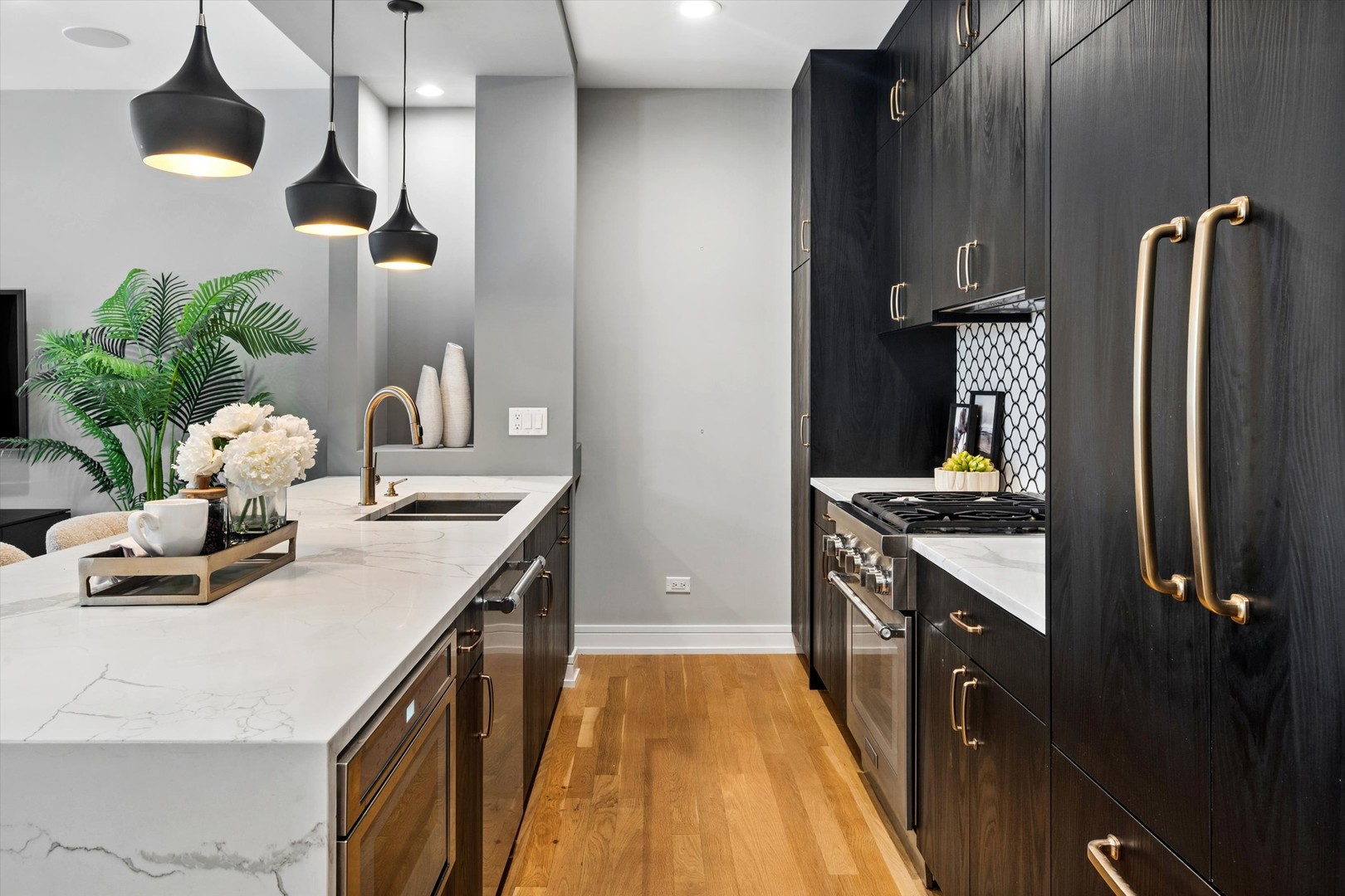 1203 W Superior Street Unit: 1B