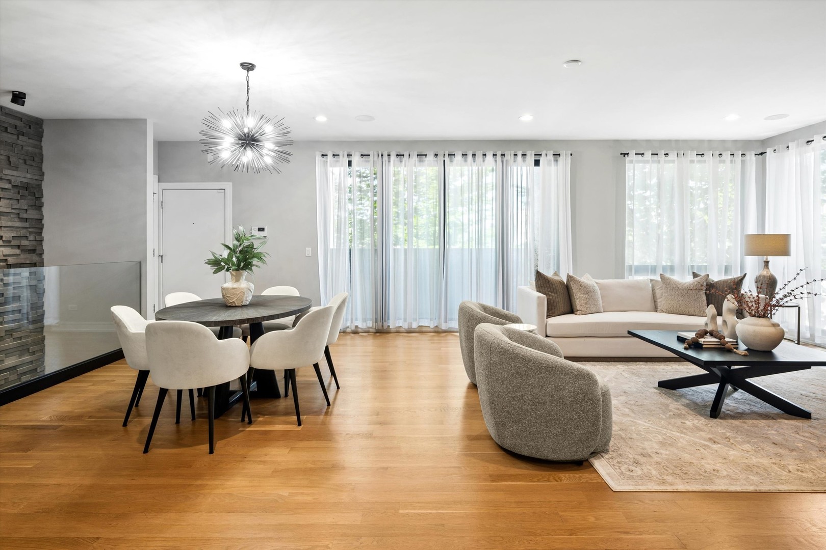 1203 W Superior Street Unit: 1B