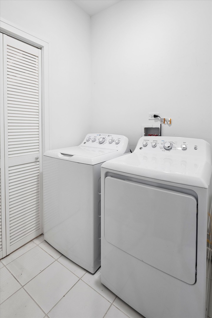 1203 W Superior Street Unit: 1B