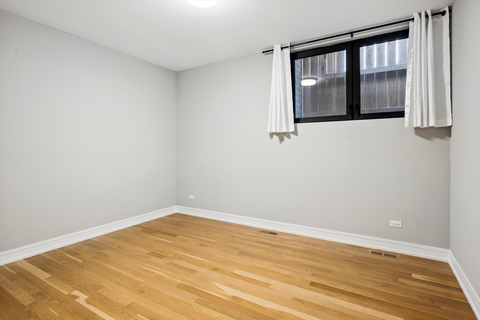 1203 W Superior Street Unit: 1B