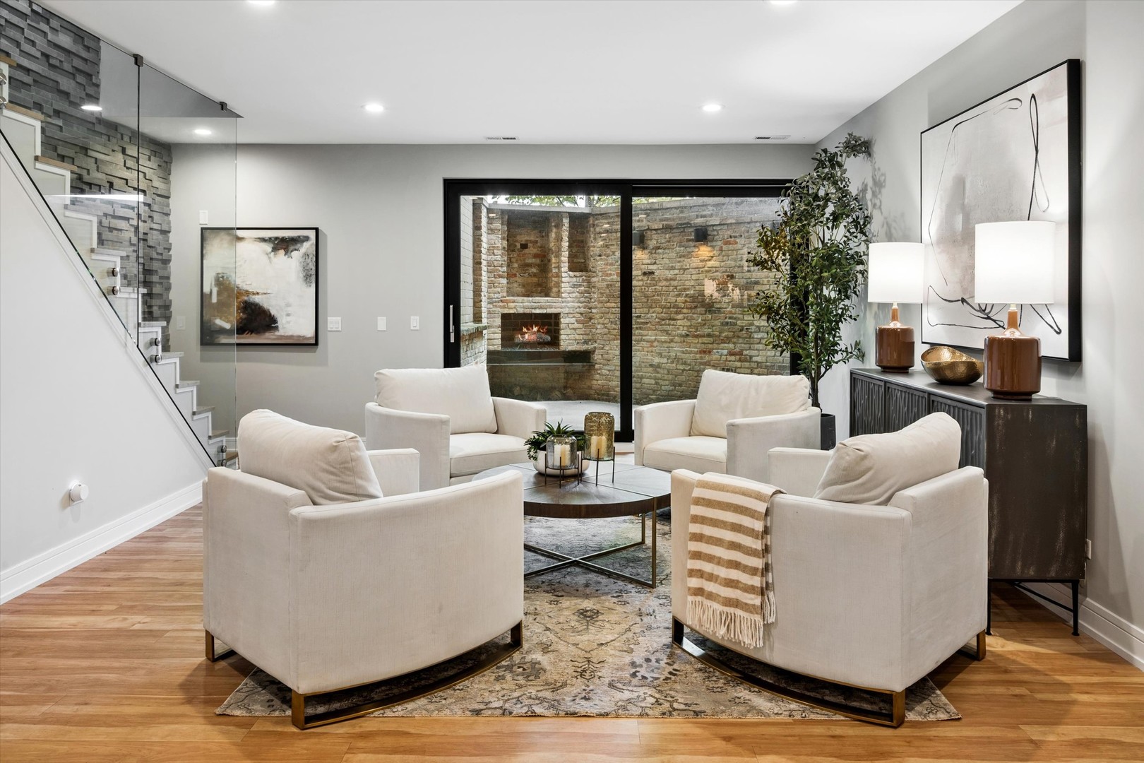 1203 W Superior Street Unit: 1B