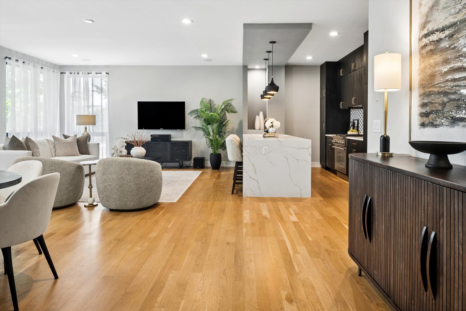 1203 W Superior Street Unit: 1B