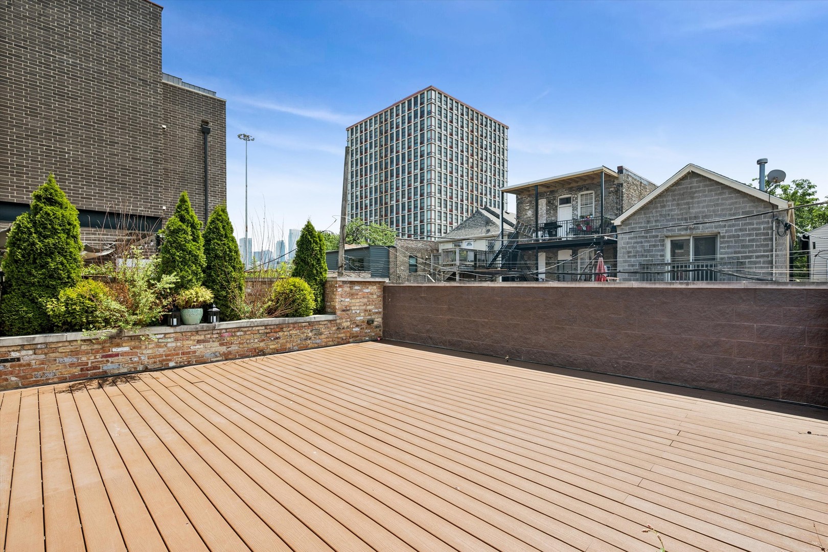 1203 W Superior Street Unit: 1B