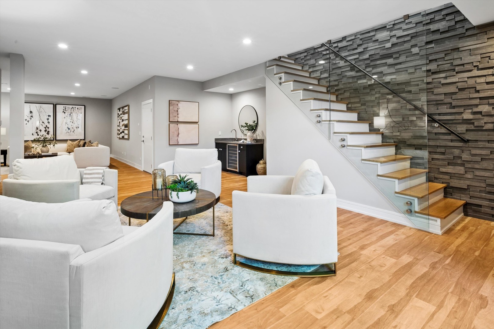 1203 W Superior Street Unit: 1B