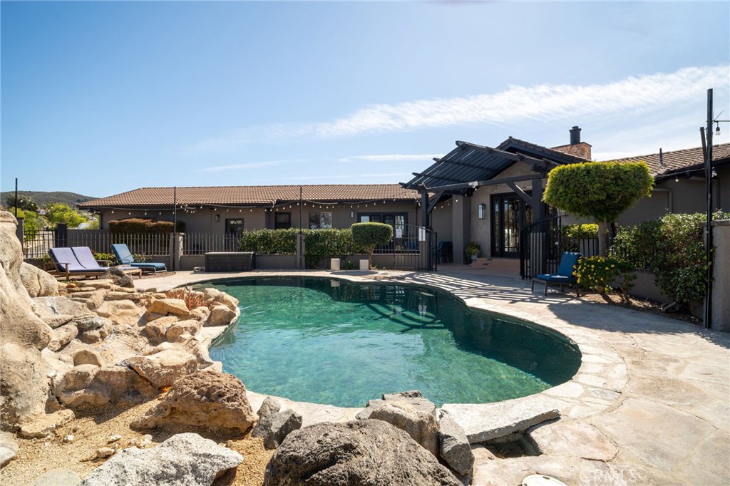 38270 Calaveras Road