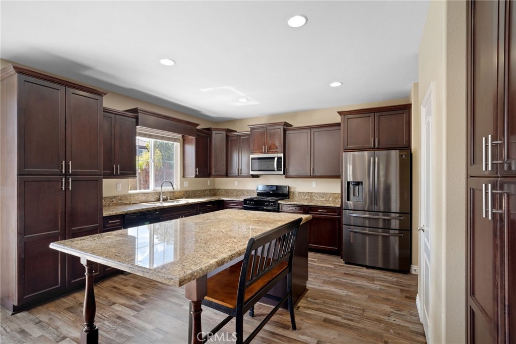 24093 Grafton Avenue