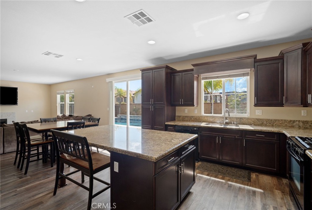 24093 Grafton Avenue