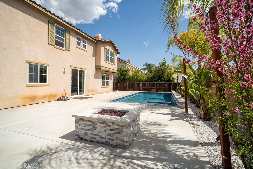 24093 Grafton Avenue