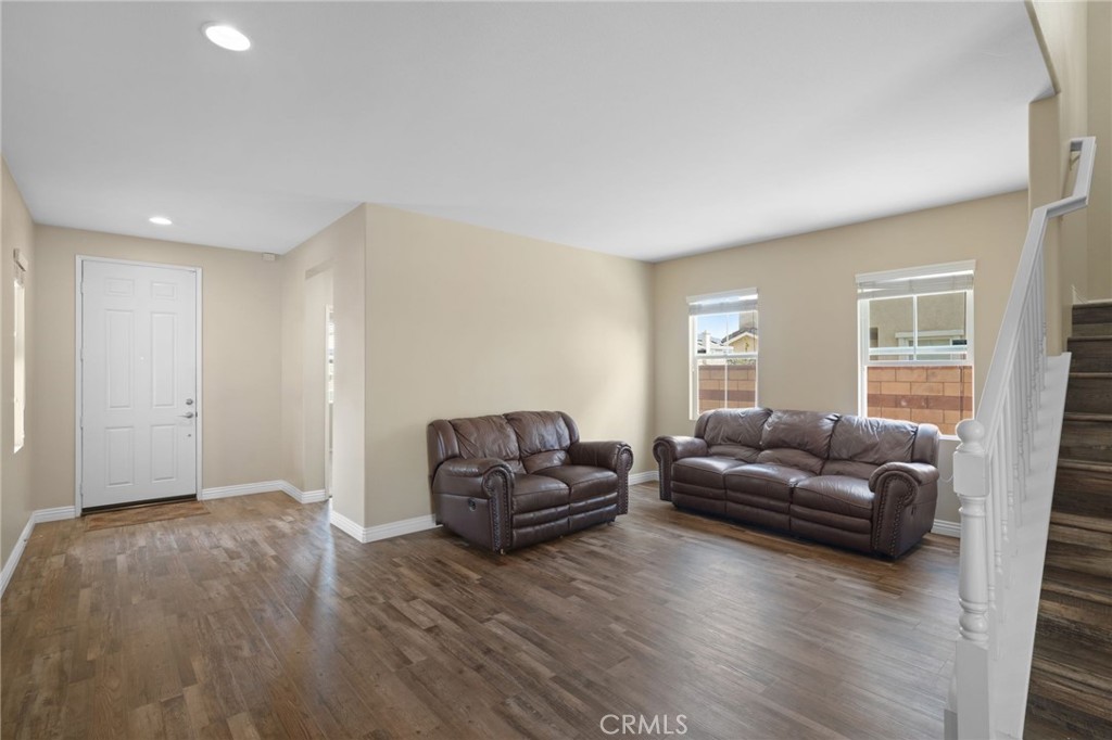 24093 Grafton Avenue