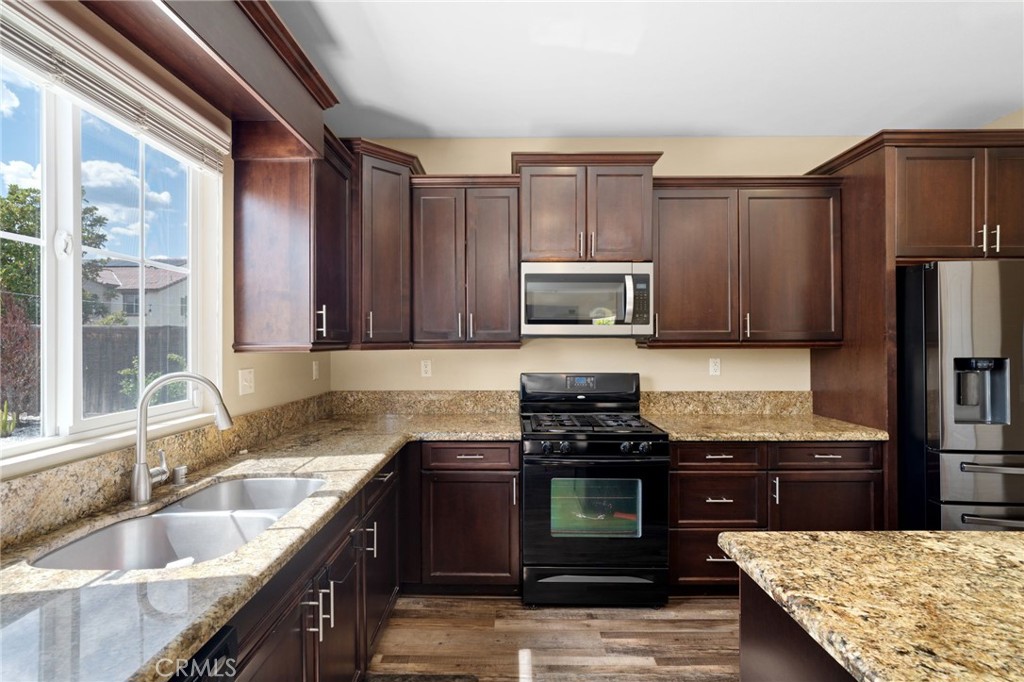 24093 Grafton Avenue