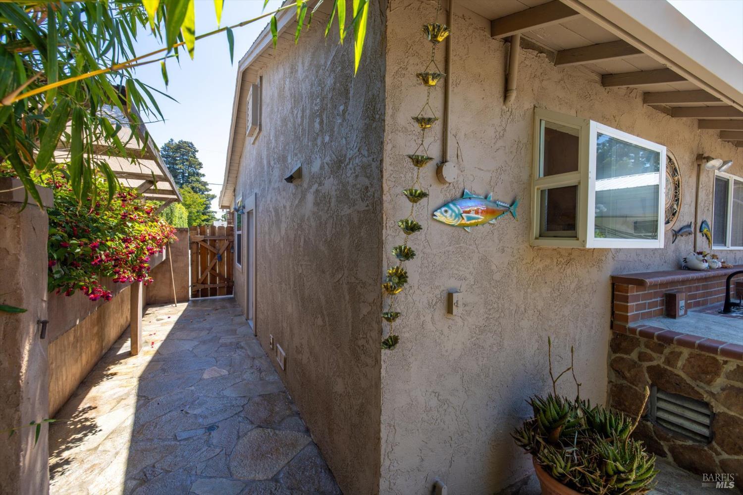 435 Hamilton Dr