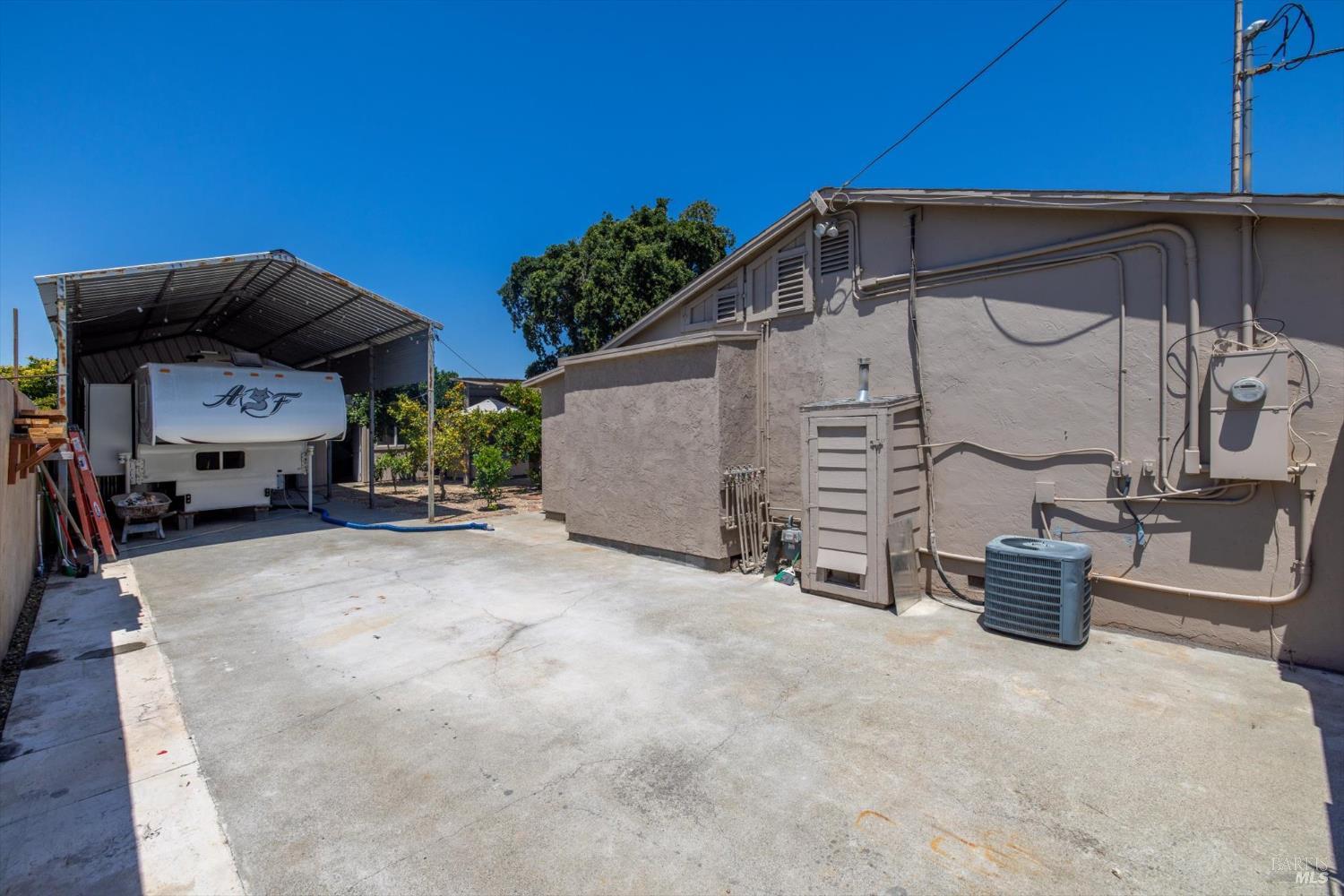 435 Hamilton Dr