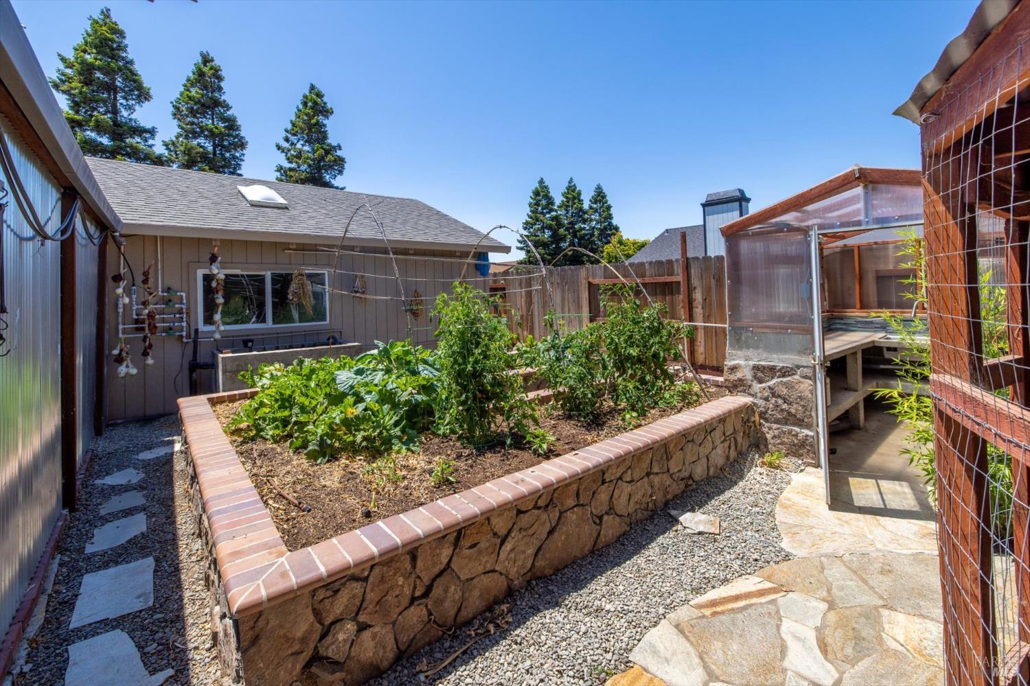 435 Hamilton Dr
