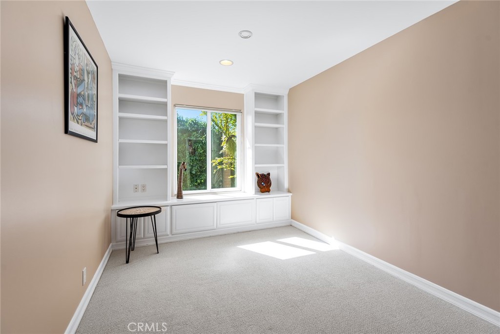 2770 BAYSHORE Avenue