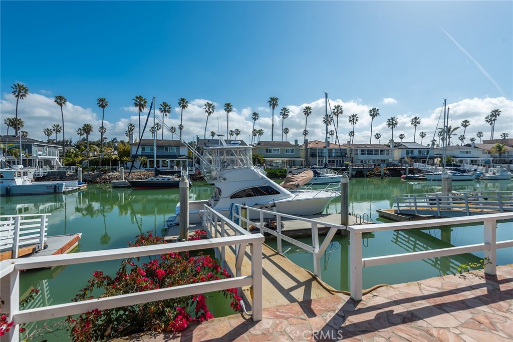 2770 BAYSHORE Avenue