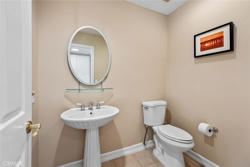 2770 BAYSHORE Avenue