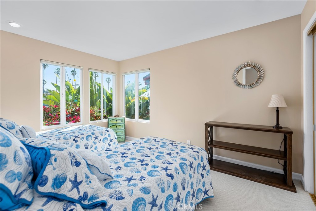 2770 BAYSHORE Avenue