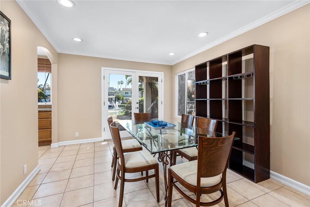 2770 BAYSHORE Avenue